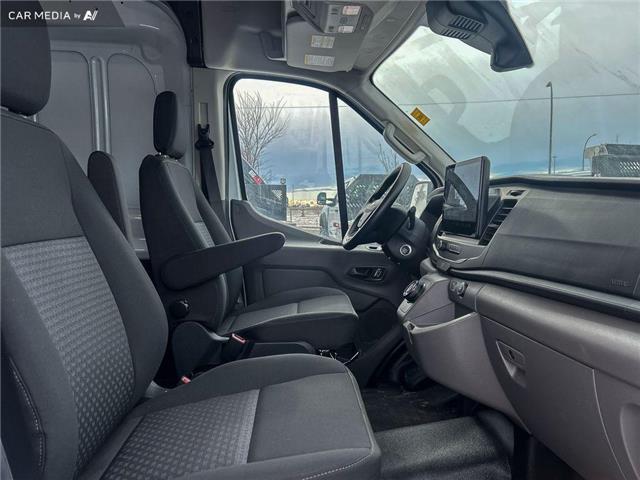 2023 Ford E-Transit-350 Cargo Base (Stk: 23AF2701) in Airdrie - Image 21 of 23