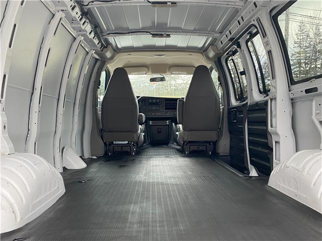 2023 GMC Savana 2500 Work Van (Stk: 4T372A) in Hope - Image 5 of 14
