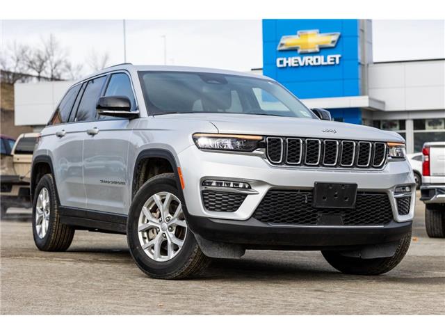 2023 Jeep Grand Cherokee Limited (Stk: 5P046) in Kamloops - Image 1 of 17