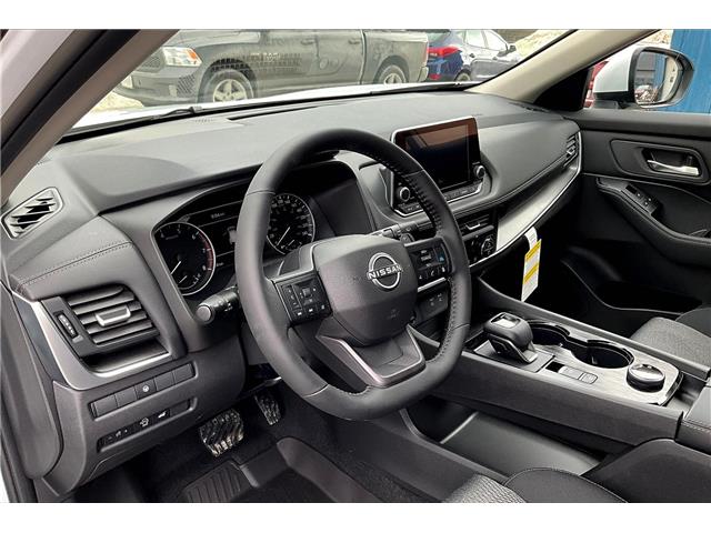 2025 Nissan Rogue SV Moonroof (Stk: 25RG1700) in Cranbrook - Image 6 of 13