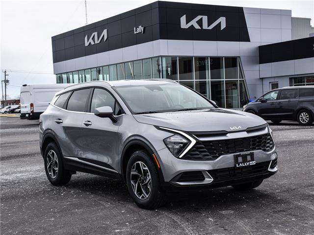 2025 Kia Sportage LX (Stk: LKSP00224) in Chatham - Image 1 of 26