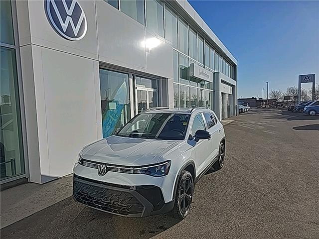 2025 Volkswagen Taos Comfortline Black Edition (Stk: 25037) in Lethbridge - Image 1 of 26