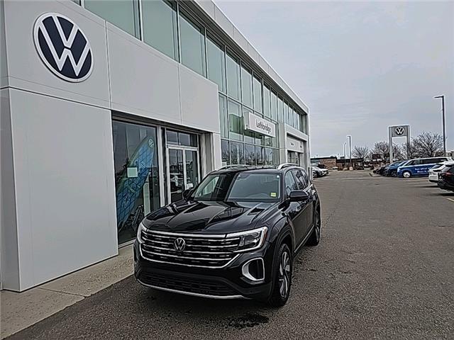 2025 Volkswagen Atlas 2.0 TSI Highline (Stk: 25043) in Lethbridge - Image 1 of 33