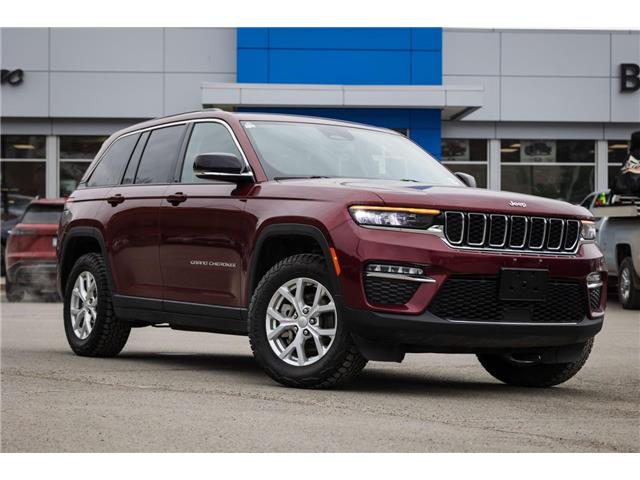2023 Jeep Grand Cherokee Limited (Stk: 5P070) in Kamloops - Image 1 of 16