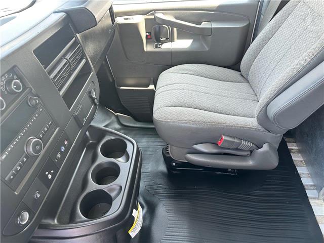 2020 GMC Savana Cargo Van  (Stk: G122259) in Scarborough - Image 15 of 16