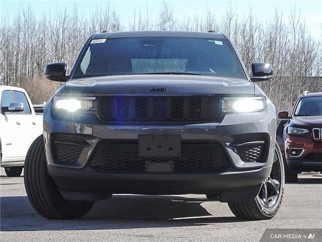 2025 Jeep Grand Cherokee Laredo (Stk: J5221) in Brantford - Image 2 of 27