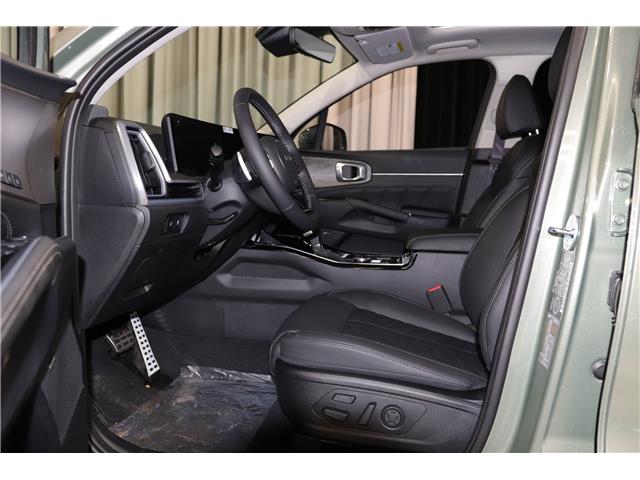 2025 Kia Sorento 2.5T X-Line Limited w/Black Interior (Stk: 26018) in Edmonton - Image 10 of 32 2025 Kia Sorento 2.5T X-Line Limited w/Black Interior (Stk: 26018) in Edmonton - Image 10 of 32