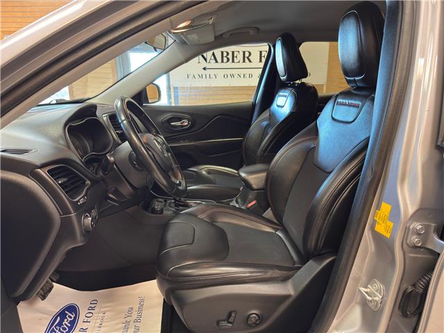 2020 Jeep Cherokee Trailhawk (Stk: U517460) in Shellbrook - Image 11 of 23
