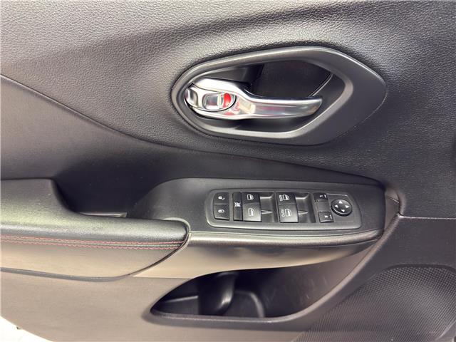 2020 Jeep Cherokee Trailhawk (Stk: U517460) in Shellbrook - Image 9 of 23