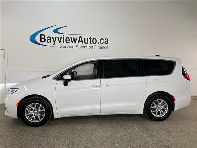 2023 Chrysler Pacifica Touring-L (Stk: 42265J) in Belleville - Image 1 of 29