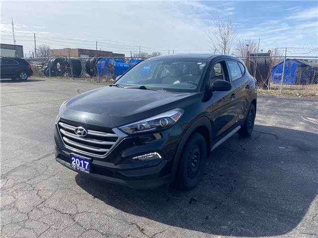 2017 Hyundai Tucson Base (Stk: 5B007B) in Chatham - Image 1 of 19