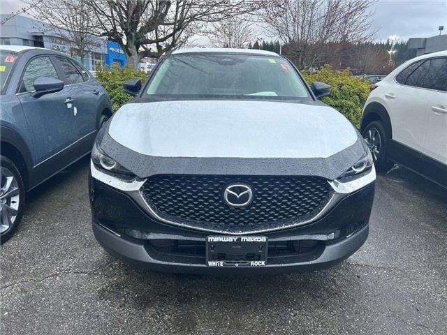 2025 Mazda CX-30 GS (Stk: 820722) in Surrey - Image 2 of 5