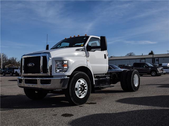 2023 Ford F-650 Gas Base (Stk: VFF22619A) in Chatham - Image 1 of 32
