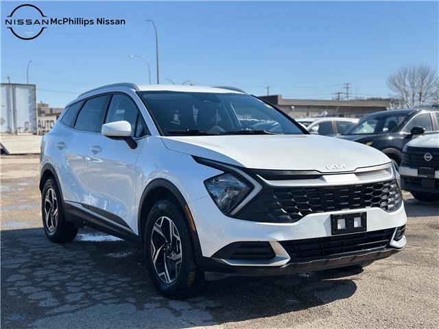 2023 Kia Sportage LX (Stk: 11135) in Winnipeg - Image 1 of 23