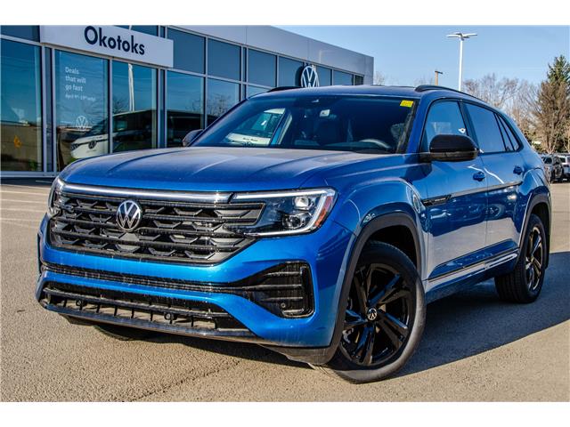 2025 Volkswagen Atlas Cross Sport 2.0 TSI Comfortline R-Line Black Edition (Stk: KS-83) in Okotoks - Image 1 of 33