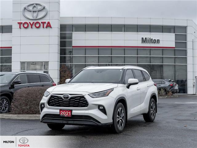 2021 Toyota Highlander XLE (Stk: 095310) in Milton - Image 1 of 28