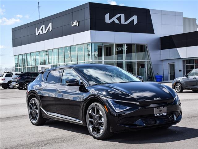 2025 Kia EV6 Land w/Premium Package (Stk: LKES00287) in Chatham - Image 1 of 29