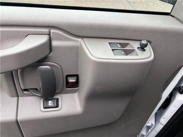 2025 GMC Savana 2500 Work Van (Stk: 35247) in Renfrew - Image 12 of 27