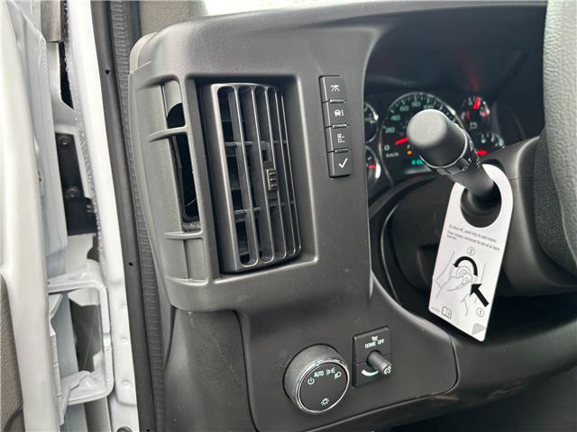 2025 GMC Savana 2500 Work Van (Stk: 35247) in Renfrew - Image 13 of 27