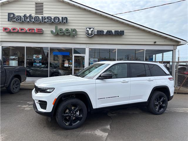 2025 Jeep Grand Cherokee Laredo (Stk: 7416) in Fort Erie - Image 1 of 27
