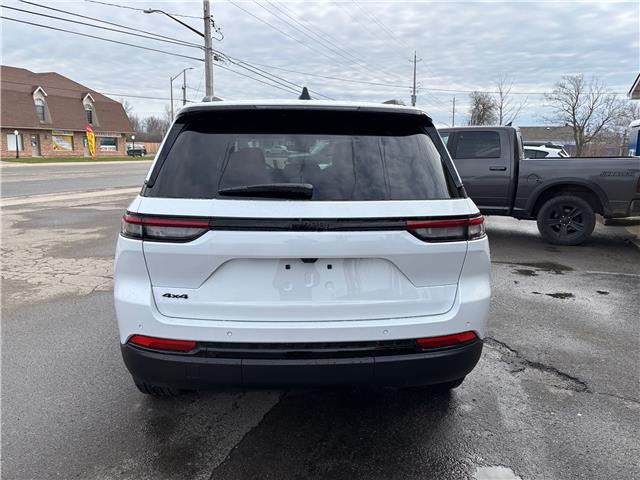 2025 Jeep Grand Cherokee Laredo (Stk: 7416) in Fort Erie - Image 7 of 27