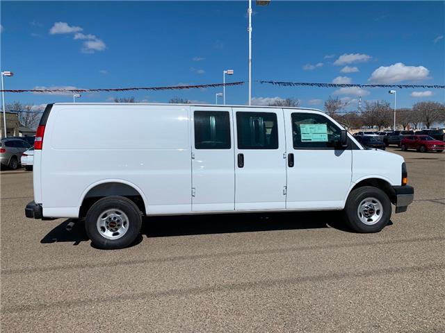 2025 GMC Savana 3500 Work Van (Stk: 218779) in Medicine Hat - Image 9 of 19