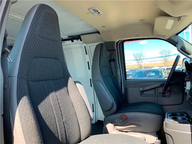 2025 GMC Savana 3500 Work Van (Stk: 218779) in Medicine Hat - Image 17 of 19