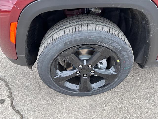 2025 Jeep Grand Cherokee Laredo (Stk: 7415) in Fort Erie - Image 4 of 25
