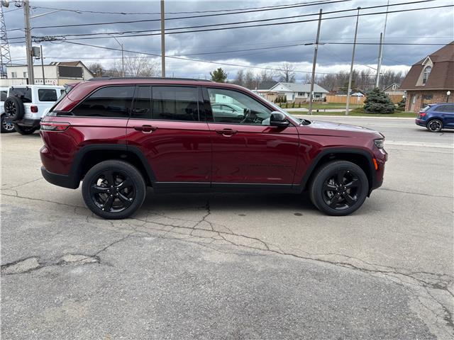 2025 Jeep Grand Cherokee Laredo (Stk: 7415) in Fort Erie - Image 9 of 25