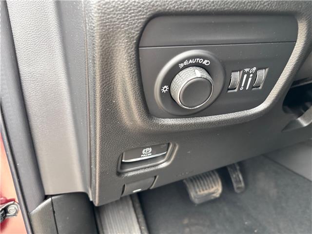 2025 Jeep Grand Cherokee Laredo (Stk: 7415) in Fort Erie - Image 14 of 25