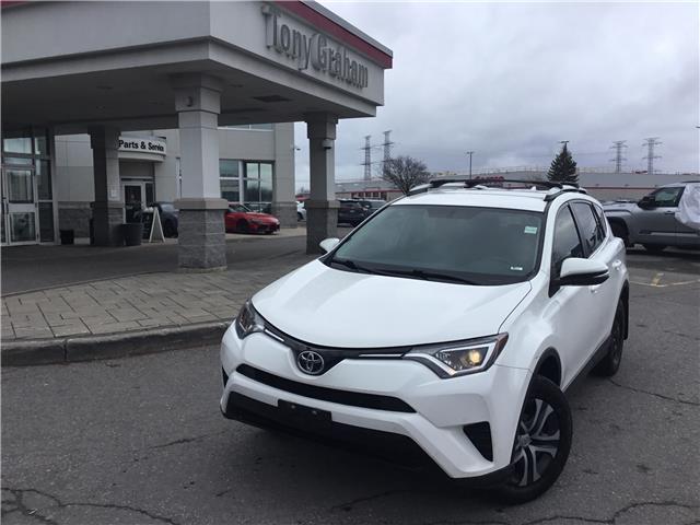 2016 Toyota RAV4 LE (Stk: 65105A) in Ottawa - Image 1 of 12