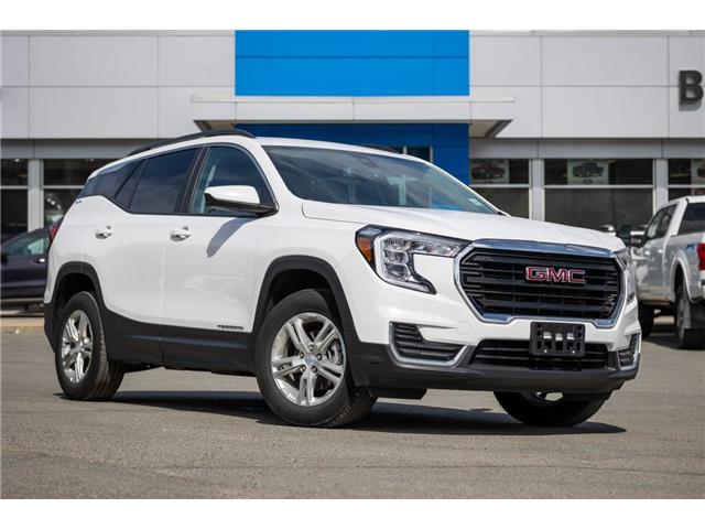 2023 GMC Terrain SLE (Stk: 5P172) in Kamloops - Image 1 of 17
