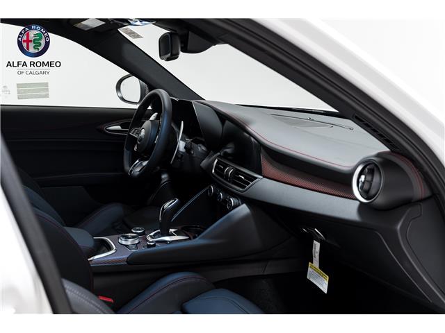 2024 Alfa Romeo Giulia Quadrifoglio (Stk: AR0653) in Calgary - Image 25 of 33 2024 Alfa Romeo Giulia Quadrifoglio (Stk: AR0653) in Calgary - Image 25 of 33