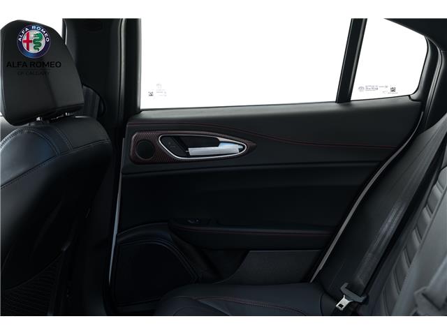 2024 Alfa Romeo Giulia Quadrifoglio (Stk: AR0653) in Calgary - Image 29 of 33 2024 Alfa Romeo Giulia Quadrifoglio (Stk: AR0653) in Calgary - Image 29 of 33