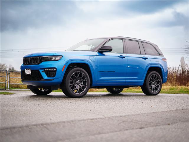 2023 Jeep Grand Cherokee 4xe Summit (Stk: 28870) in Surrey - Image 1 of 31