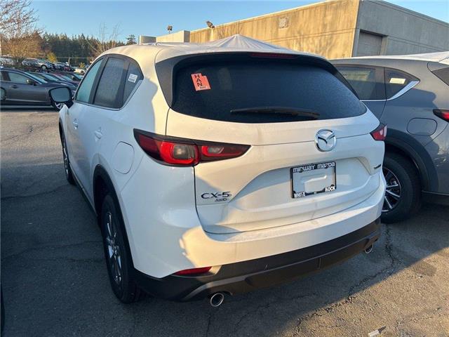 2025 Mazda CX-5 GX (Stk: 656328) in Surrey - Image 3 of 5