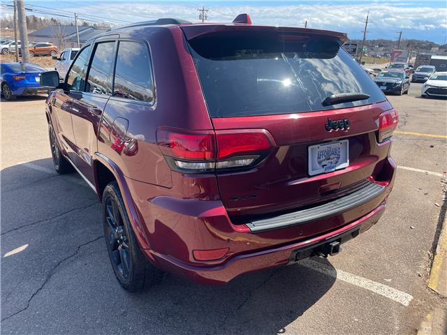 2019 Jeep Grand Cherokee Laredo in Charlottetown - Image 9 of 23