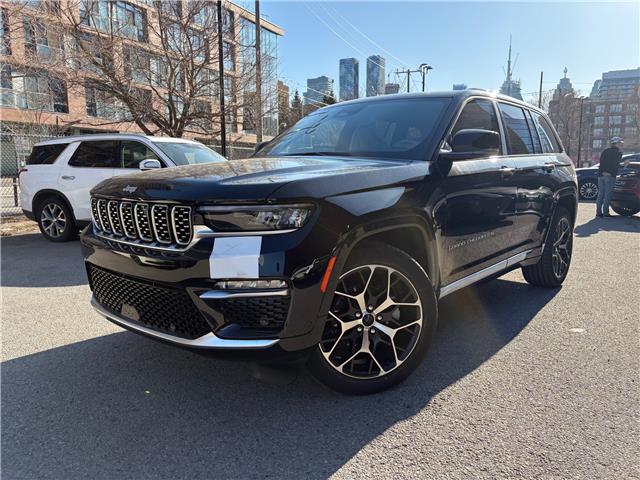 2025 Jeep Grand Cherokee Summit (Stk: T8242) in Toronto - Image 1 of 1