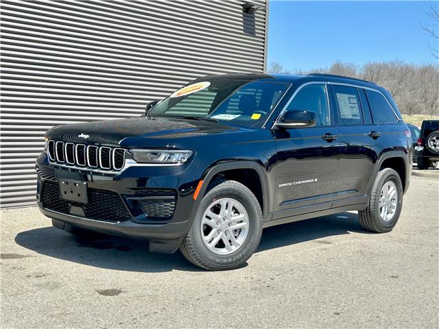 2024 Jeep Grand Cherokee Laredo (Stk: P24706) in London - Image 1 of 28