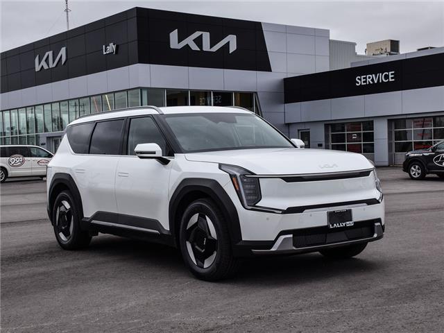 2026 Kia EV9 Land (Stk: LKEN00277) in Chatham - Image 1 of 32