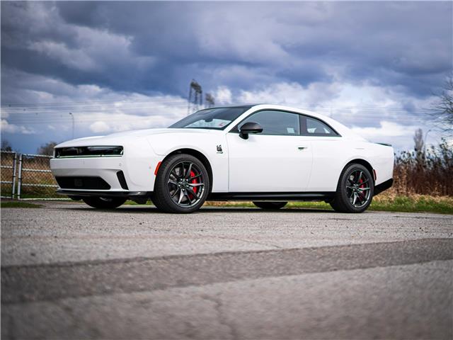 2024 Dodge Charger Daytona Base (Stk: R203736) in Surrey - Image 1 of 27