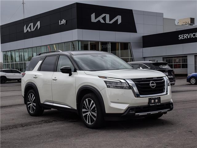 2024 Nissan Pathfinder Platinum (Stk: LK00315T) in Chatham - Image 1 of 25