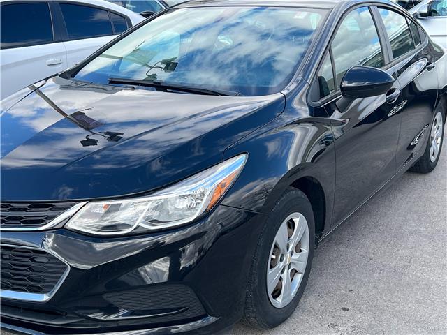 2018 Chevrolet Cruze LS Auto (Stk: 162102) in London - Image 1 of 8