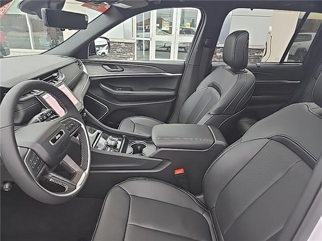 2025 Jeep Grand Cherokee Limited (Stk: S098) in Miramichi - Image 10 of 13 2025 Jeep Grand Cherokee Limited (Stk: S098) in Miramichi - Image 10 of 13