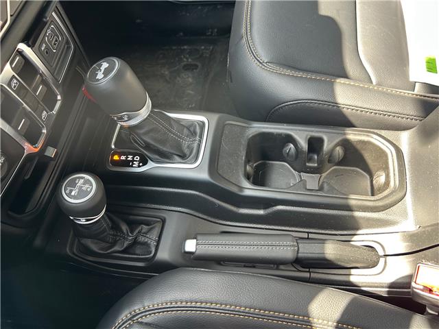 2024 Jeep Wrangler 4xe Sahara (Stk: P24685D) in London - Image 16 of 21