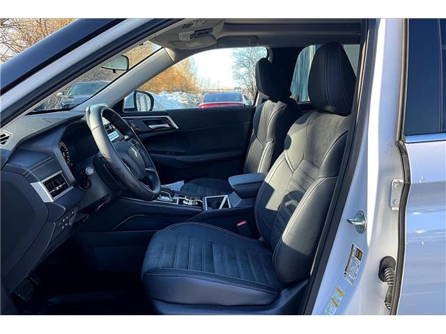 2025 Mitsubishi Outlander PHEV LE (Stk: 25P8996) in Cranbrook - Image 9 of 12 2025 Mitsubishi Outlander PHEV LE (Stk: 25P8996) in Cranbrook - Image 9 of 12