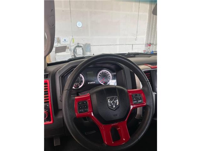 2019 RAM 1500 Classic SLT (Stk: OP1510A) in Pincher Creek - Image 10 of 17 2019 RAM 1500 Classic SLT (Stk: OP1510A) in Pincher Creek - Image 10 of 17