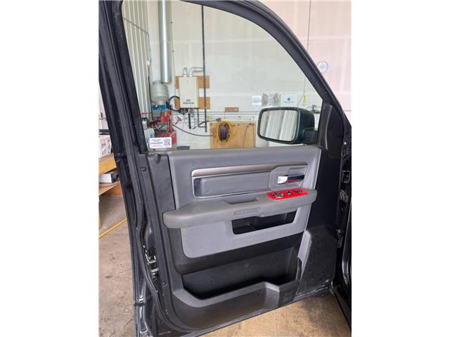 2019 RAM 1500 Classic SLT (Stk: OP1510A) in Pincher Creek - Image 9 of 17 2019 RAM 1500 Classic SLT (Stk: OP1510A) in Pincher Creek - Image 9 of 17