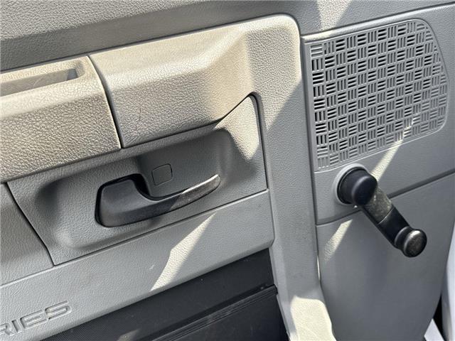 2019 Ford E-450 Cutaway (Stk: ATNP7960) in Vaughan - Image 13 of 33 2019 Ford E-450 Cutaway (Stk: ATNP7960) in Vaughan - Image 13 of 33