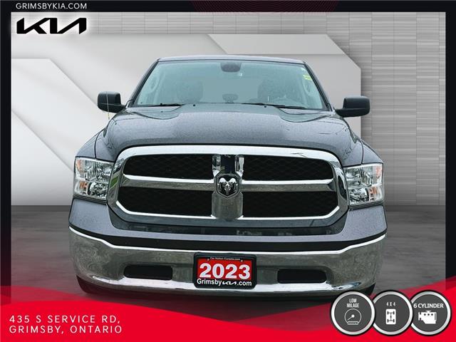 2023 RAM 1500 Classic SLT 4x4 Crew Cab 5'7 Box | Low Km | HEMI (Stk: U3053) in Grimsby - Image 2 of 17